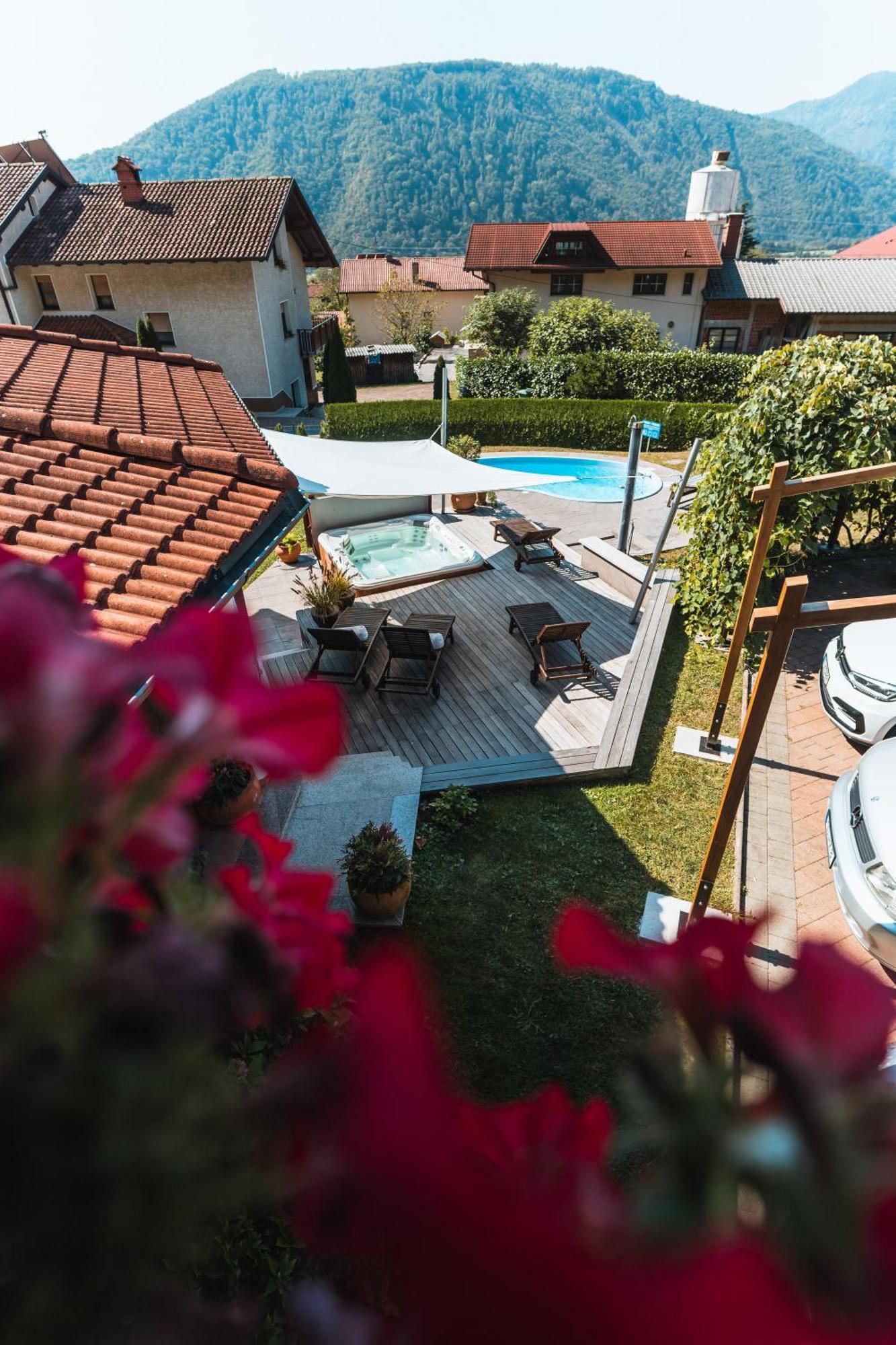 Hotel Penzion Kobala Толмин Экстерьер фото